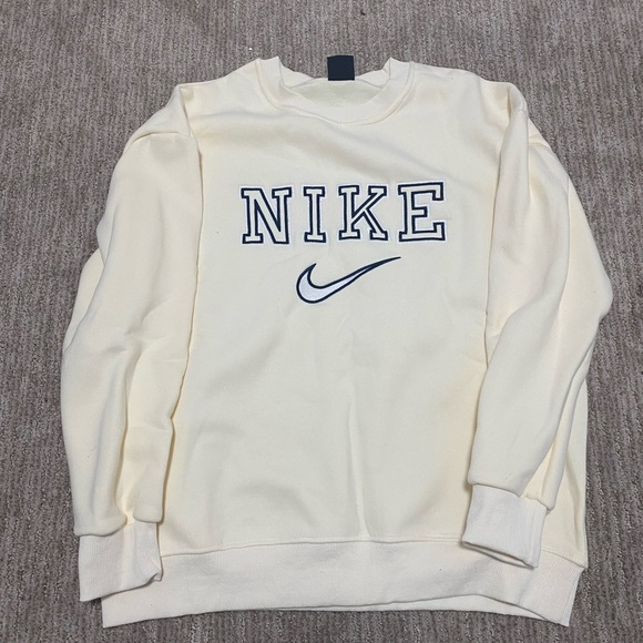 Nike Sweatshirt - Picture 3 of 3